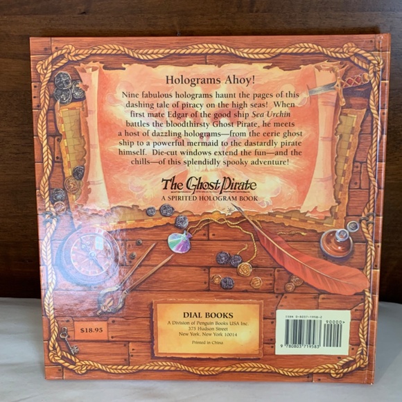 Disney Boney Pirate Hat & The Ghost Pirate Book - A Spirited Hologram Book - Picture 13 of 13